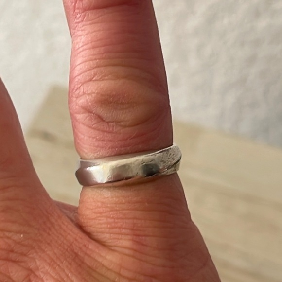 TIFFANY & CO Vintage Silver Dome Ring. - Picture 4 of 4